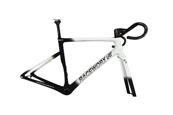 climbing-aero-ultra-black-white-frame-only98BE5DAF-9E20-F9C0-6E3C-770FDB91148F.jpg